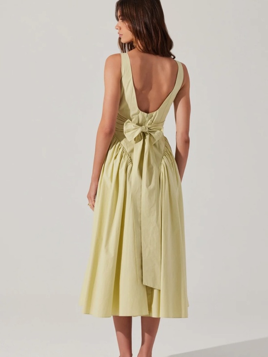 ASTR the Label 'Vinya' Poplin Drop Waist Dress in Pistachio - Picture 5 of 6